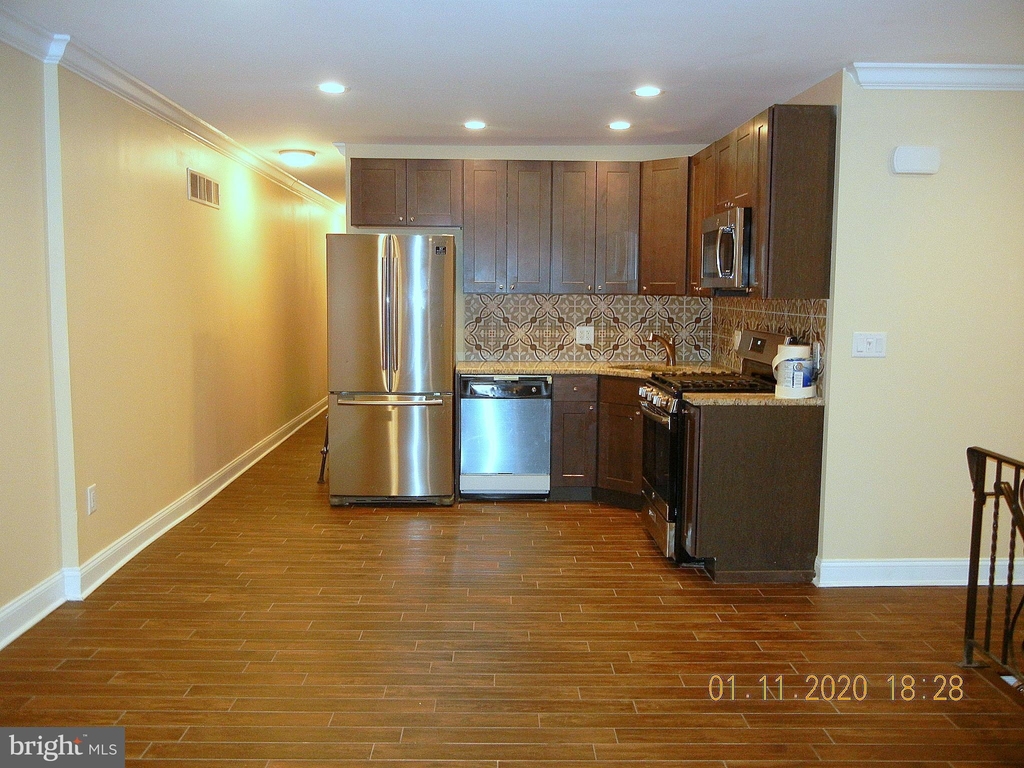 1003 Tasker Street - Photo 19