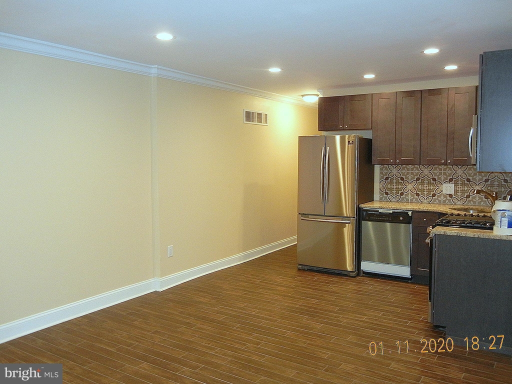 1003 Tasker Street - Photo 16