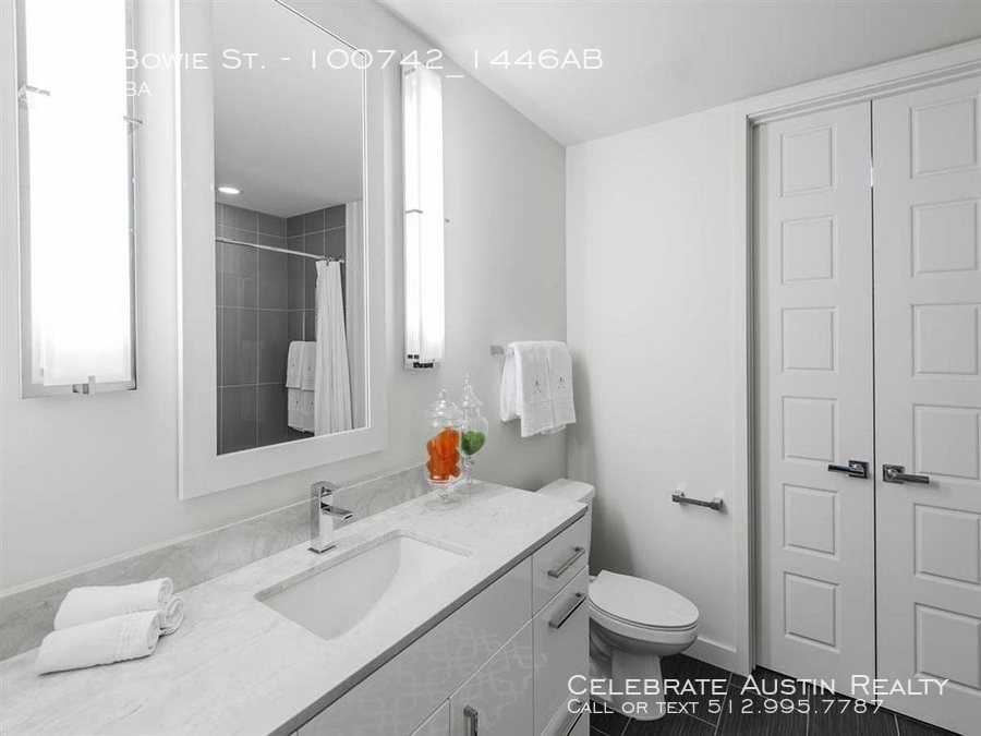 311 Bowie St - Photo 16