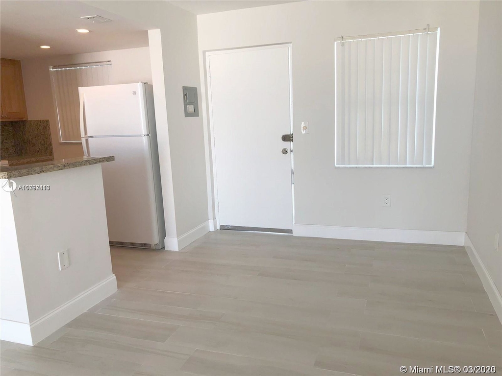 720 Collins Ave - Photo 1