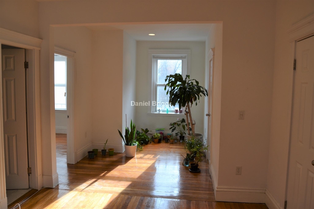 106 Queensberry St. - Photo 7