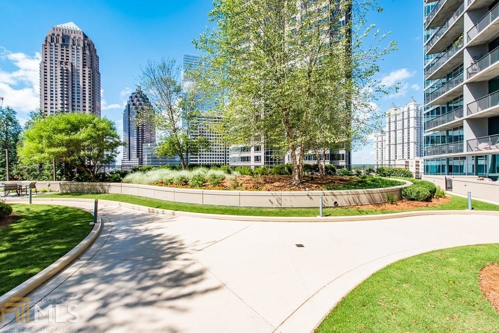 1080 Peachtree St - Photo 33