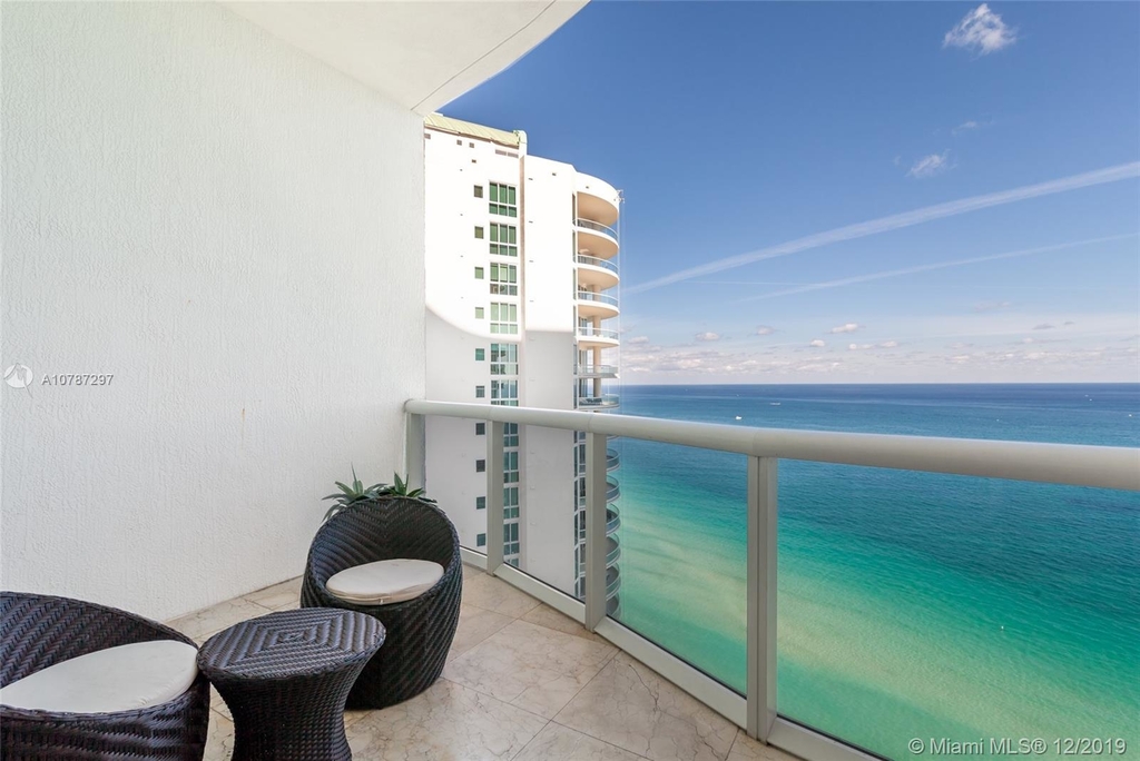 16001 Collins Ave - Photo 15