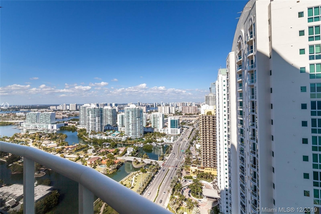 16001 Collins Ave - Photo 4