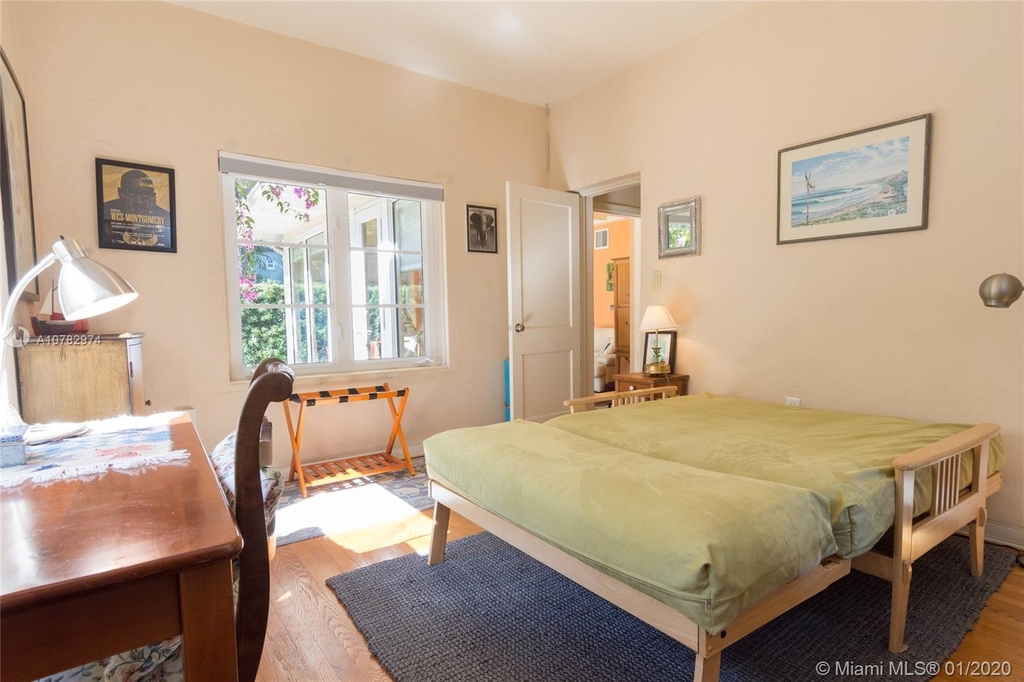 1028 Almeria Ave - Photo 33