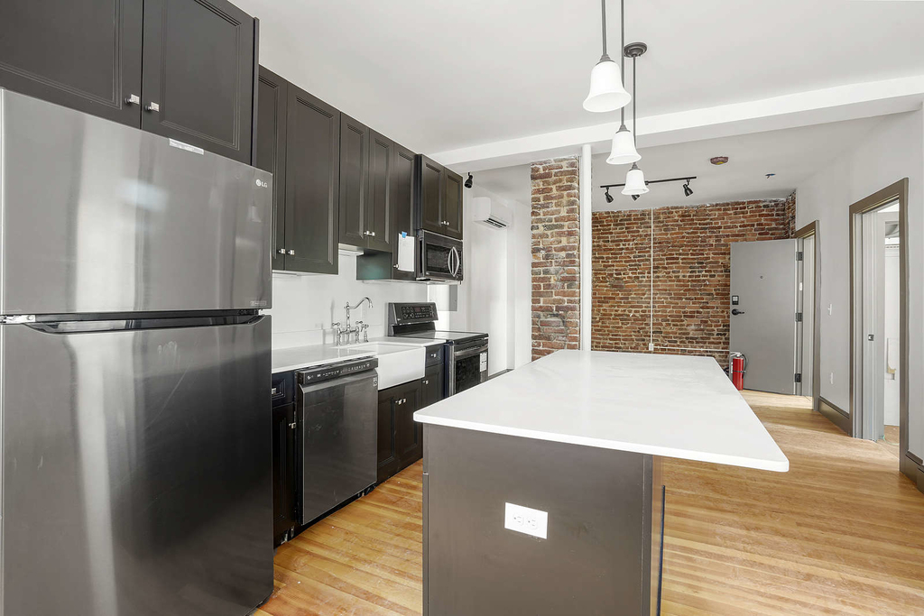 109 Webster Ave. - Photo 6