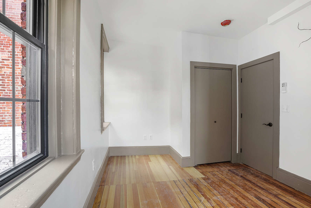 109 Webster Ave. - Photo 15