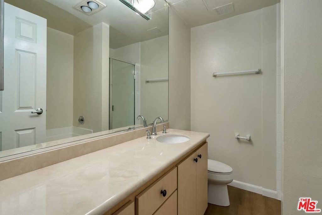 10390 Wilshire - Photo 4