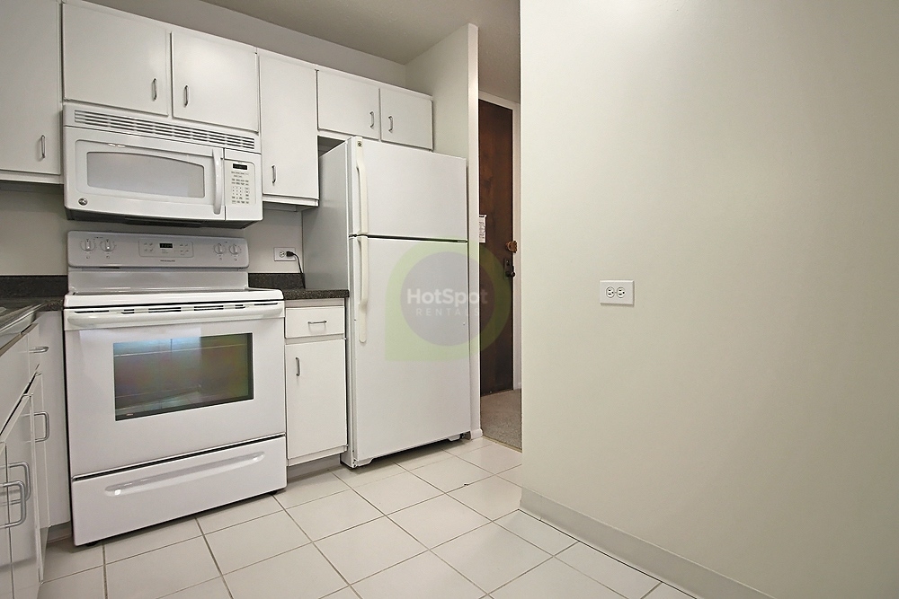 65 E Scott - Photo 8