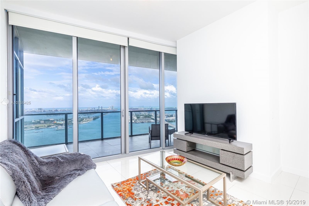 1100 Biscayne Blvd - Photo 4