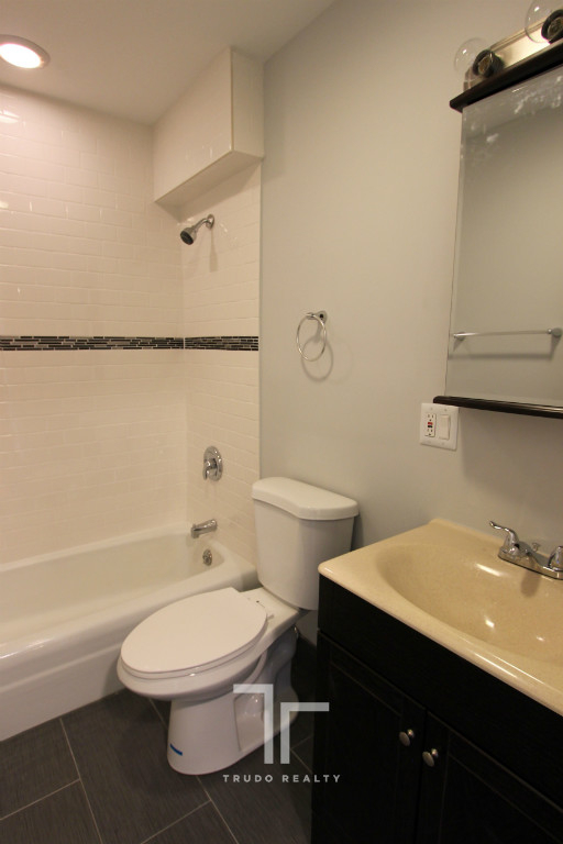 6201 N Kenmore Ave - Photo 5