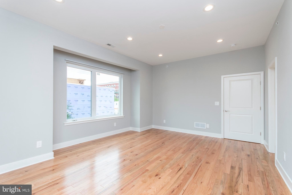 1312 N 18th - Photo 11