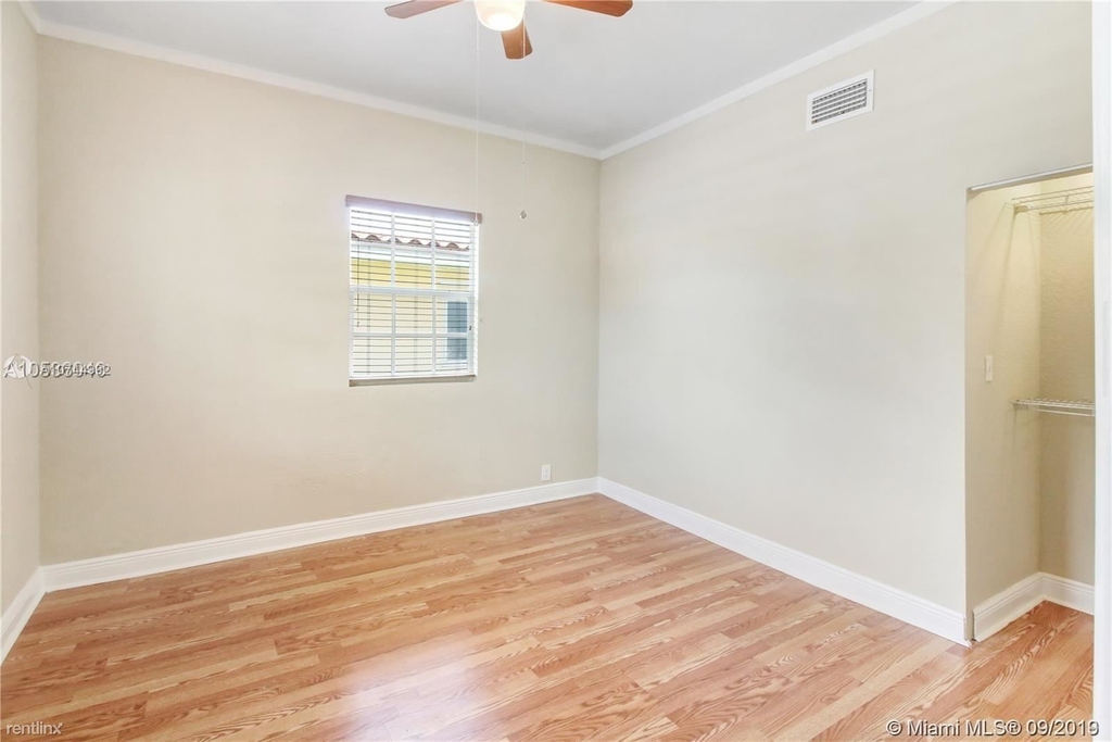 2328 Sw 21st Ter - Photo 11