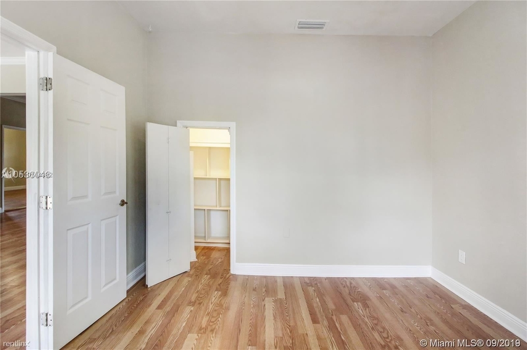 2328 Sw 21st Ter - Photo 23