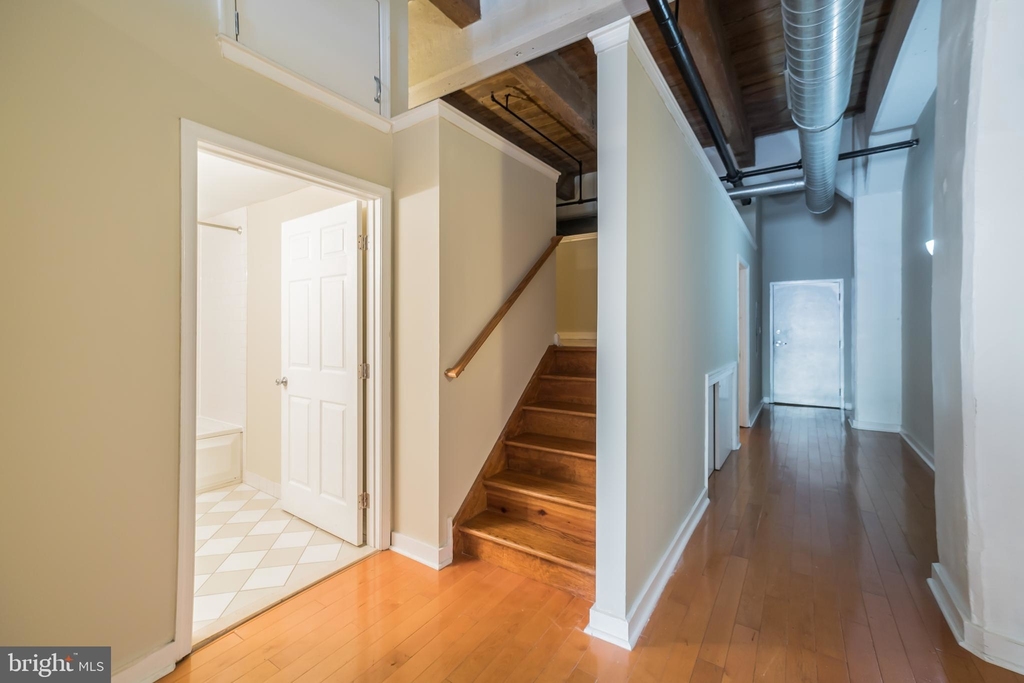 1010 Arch Street - Photo 13