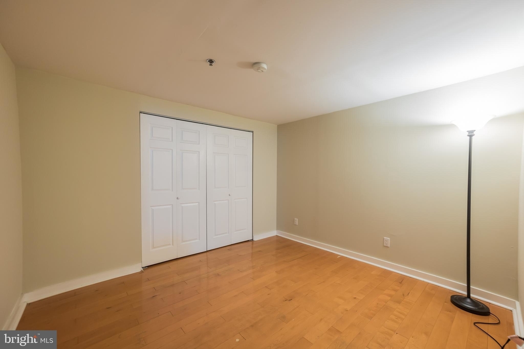 1010 Arch Street - Photo 23