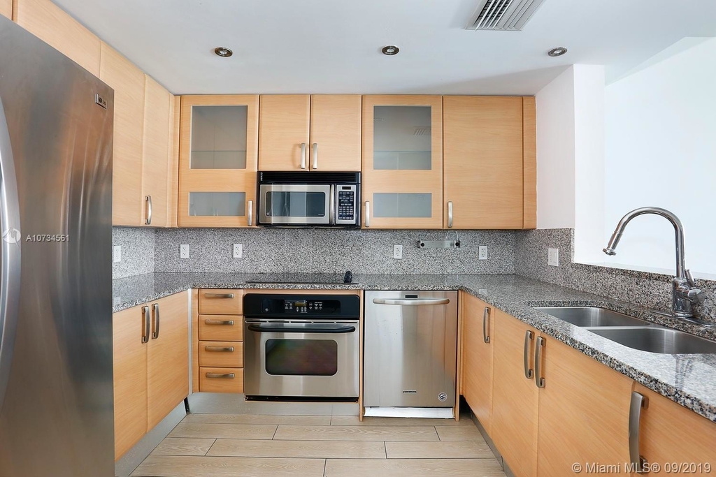 2101 Brickell Ave - Photo 11