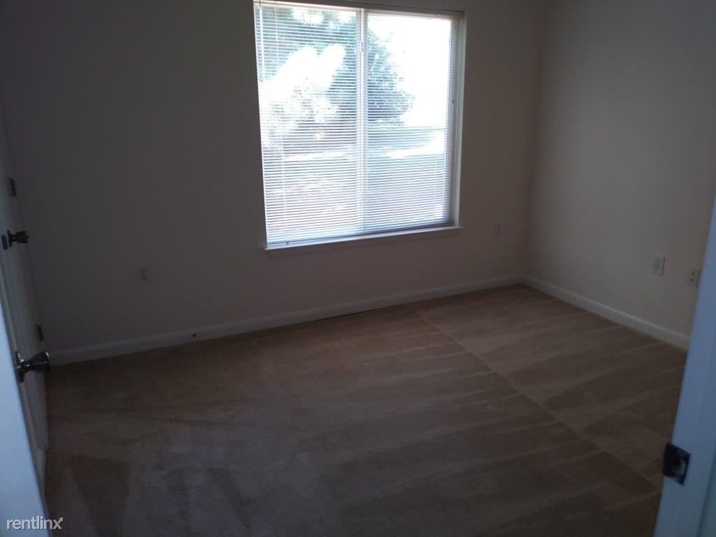 1230 University Ct Apt 103 - Photo 8