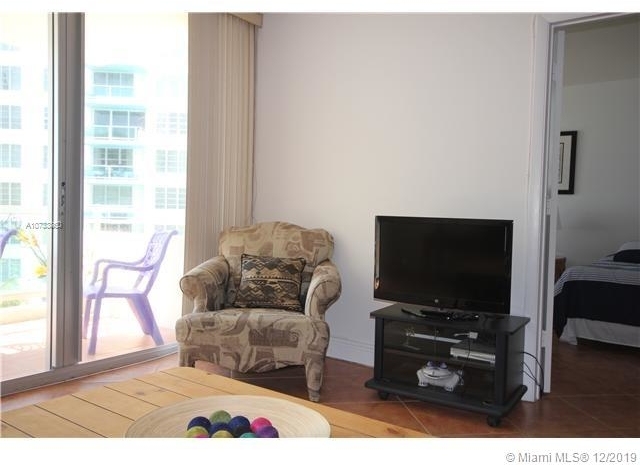 5151 Collins Ave - Photo 10