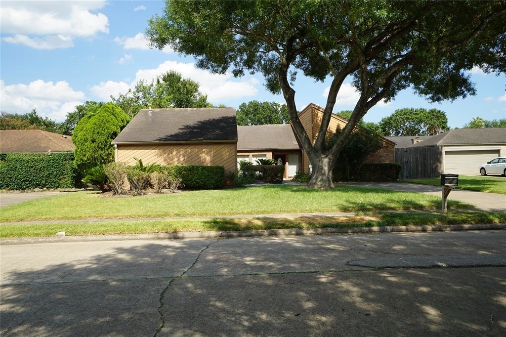 10811 Shawnbrook Drive - Photo 2