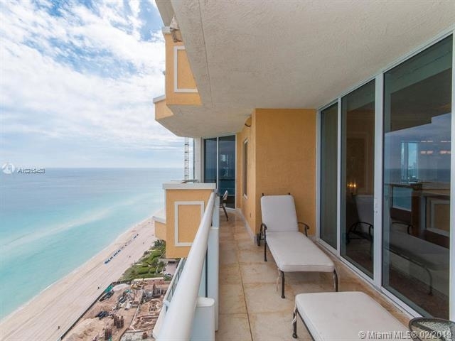 17875 Collins Ave - Photo 23