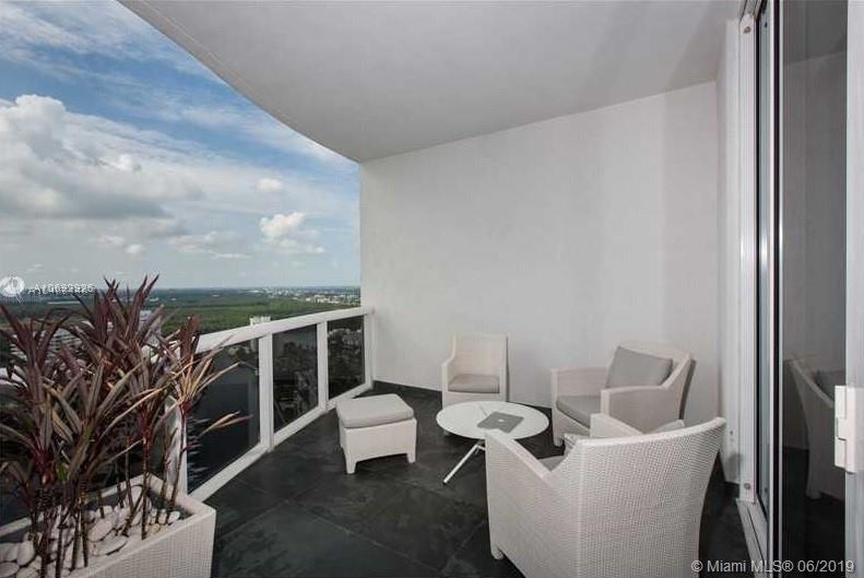 15811 Collins Ave - Photo 14