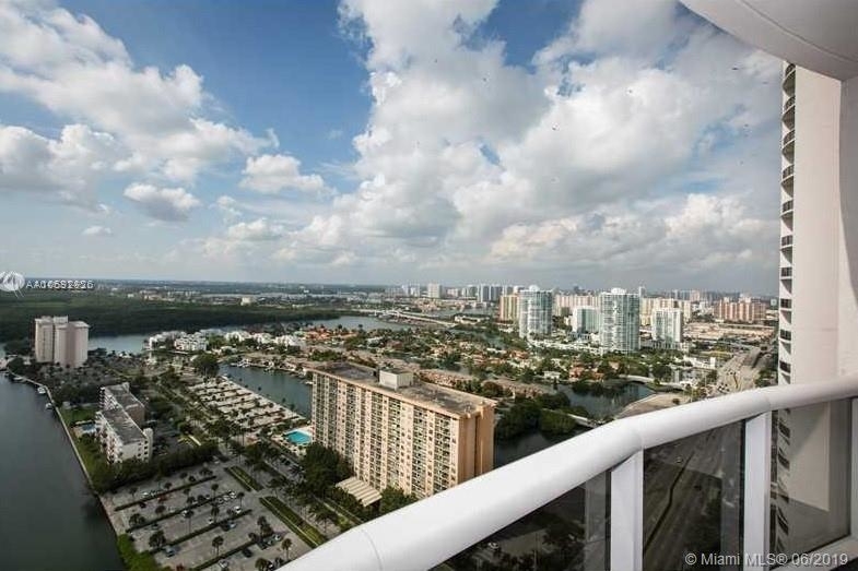 15811 Collins Ave - Photo 32