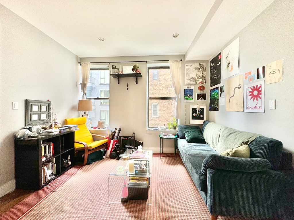 663 Hancock Street - Photo 5