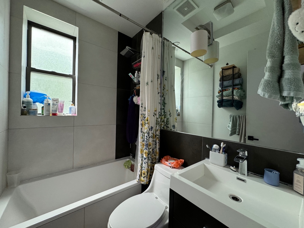663 Hancock Street - Photo 2