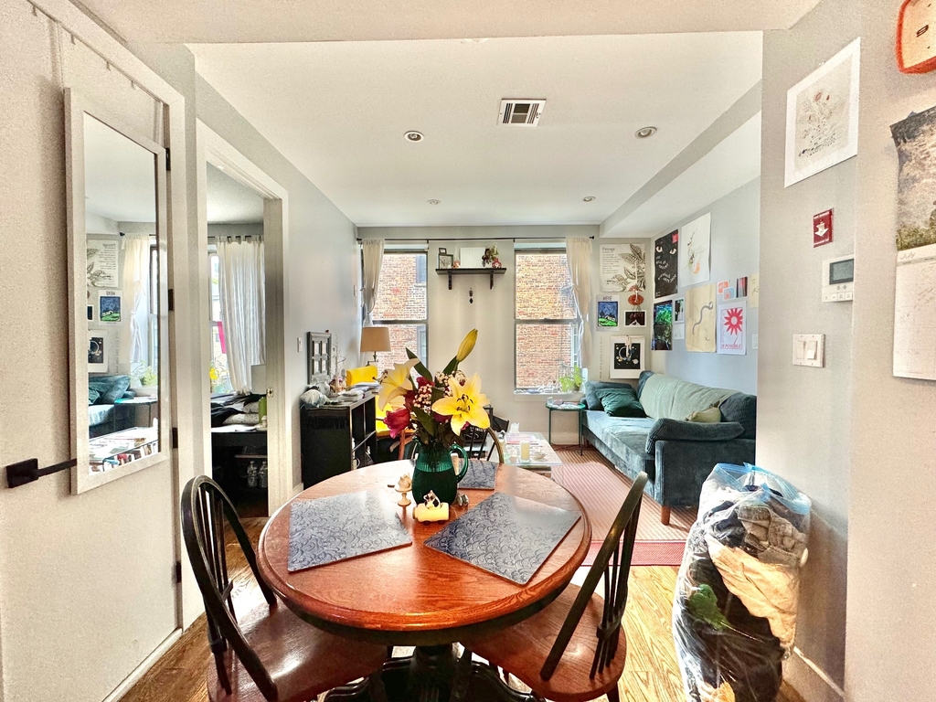 663 Hancock Street - Photo 4