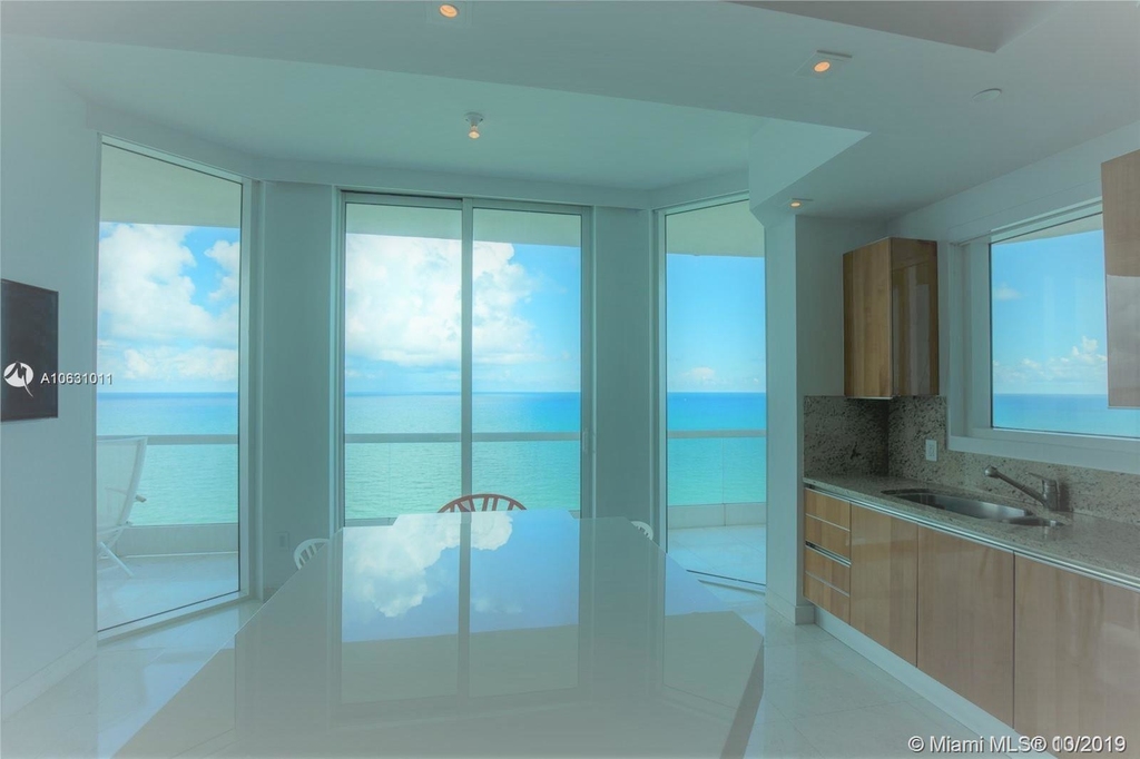 16051 Collins Ave - Photo 8