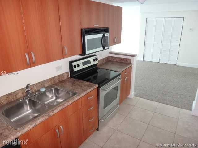 7501 E Treasure Dr - Photo 2