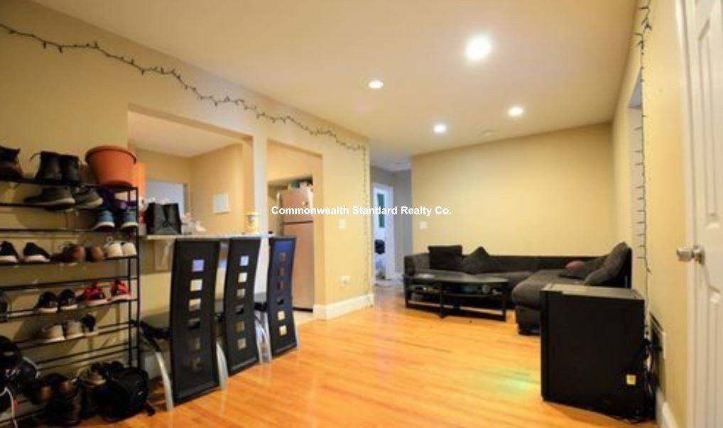 328 Saint Paul St - Photo 4