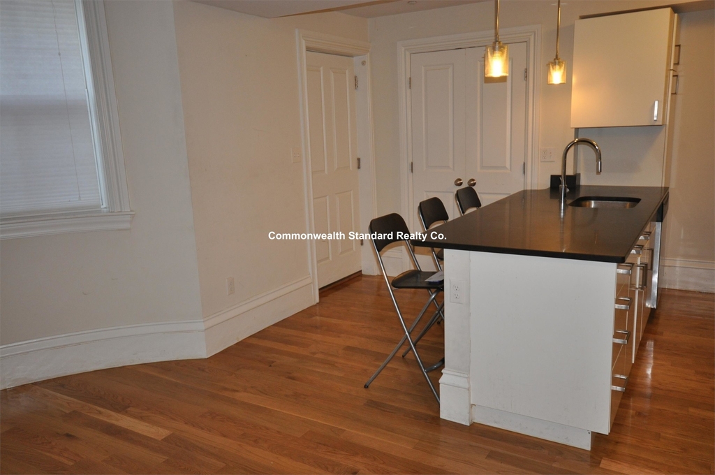 656 Massachusetts Ave - Photo 1