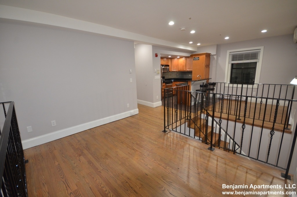 90 Warrenton Street - Photo 2