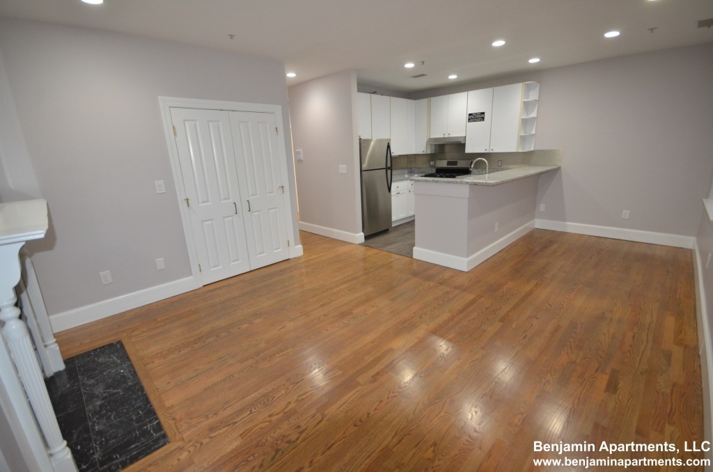 140 Boylston Street - Photo 2