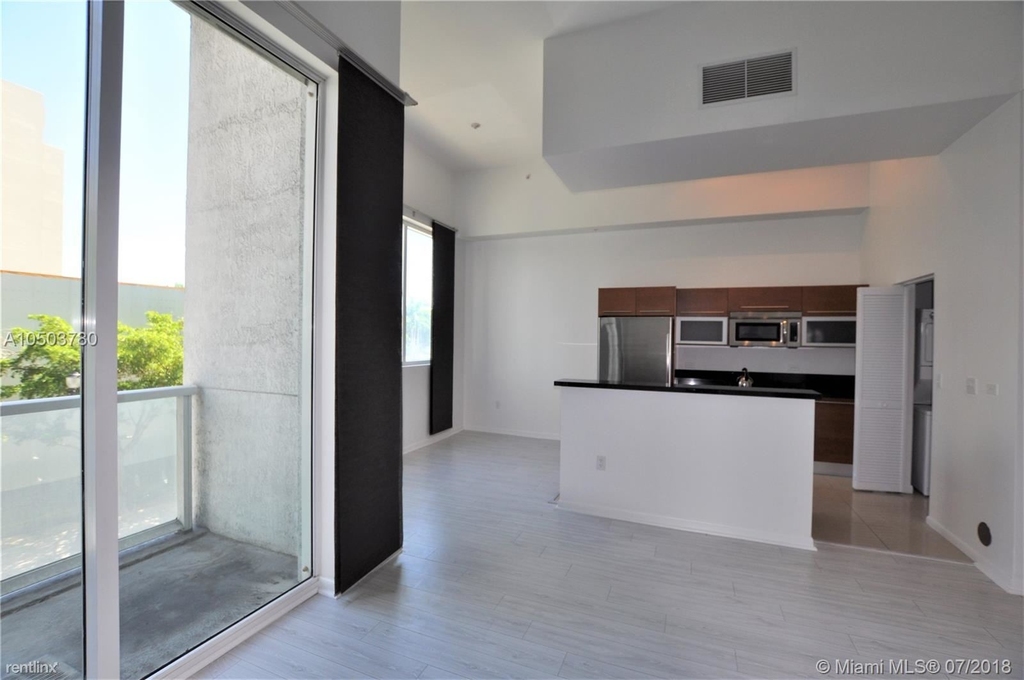 244 Biscayne Blvd Apt 208 - Photo 3