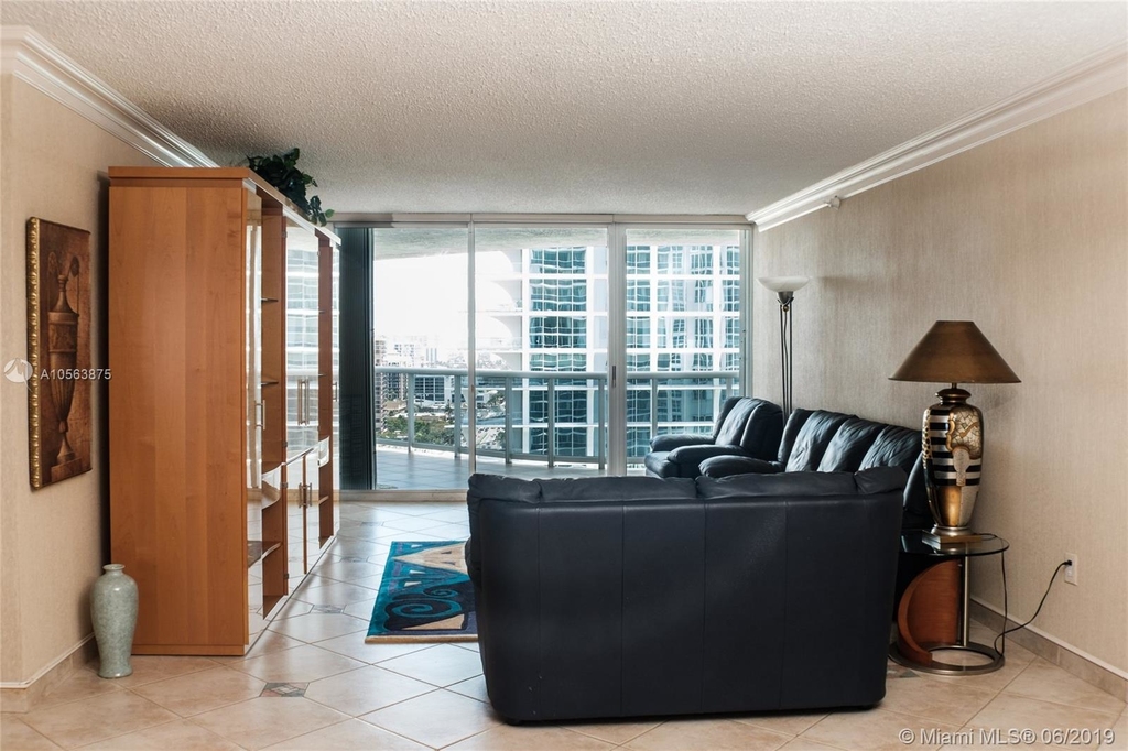 16711 Collins Ave - Photo 11