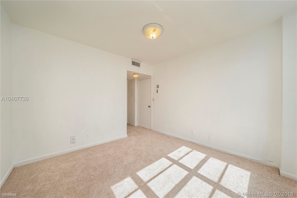 5700 Collins Ave Apt 8a - Photo 8