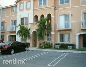 7060 Nw 177th St Apt 102 - Photo 1