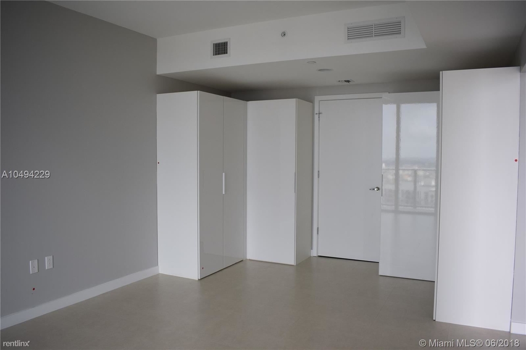 1010 Brickell Ave # A1309 - Photo 8