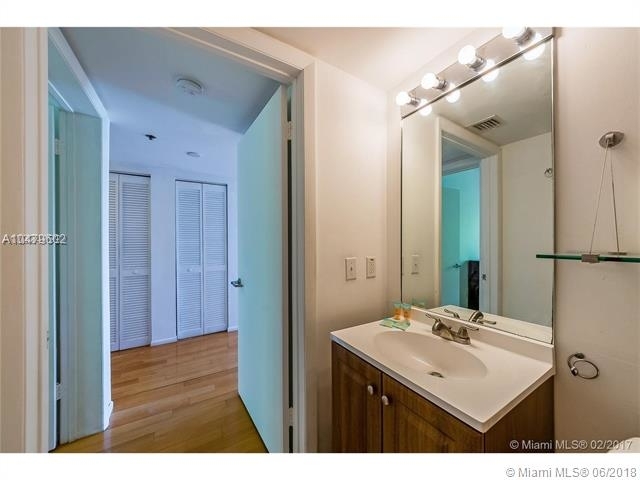 360 Collins Ave - Photo 15