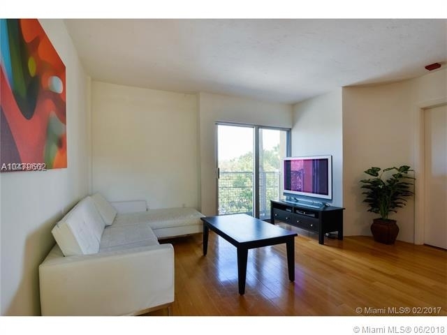360 Collins Ave - Photo 0