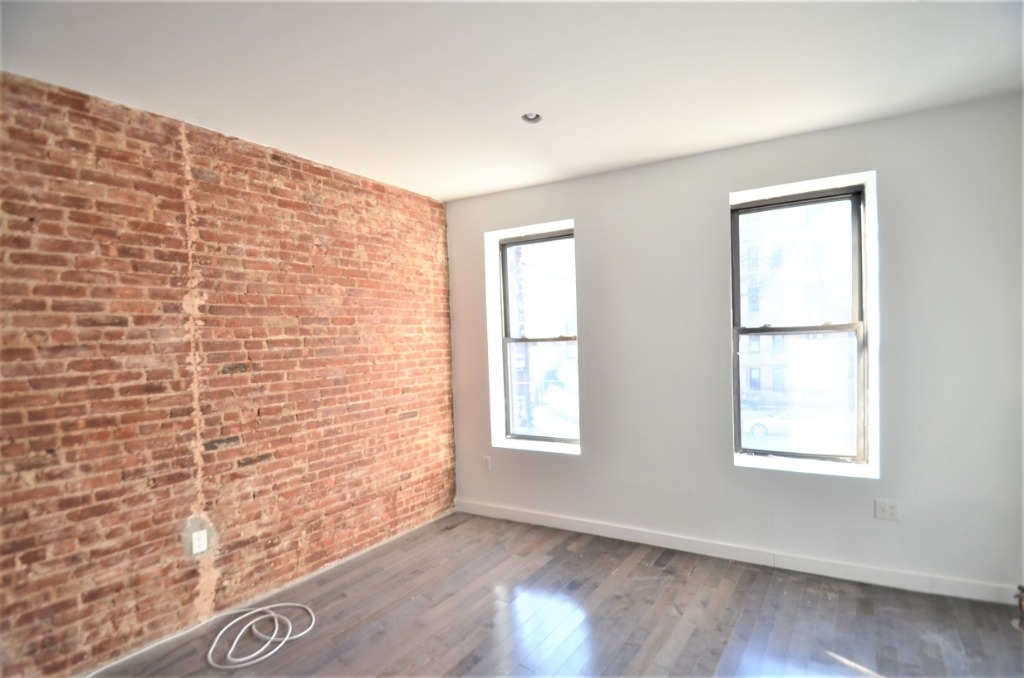 974 Saint Nicholas Ave - Photo 4