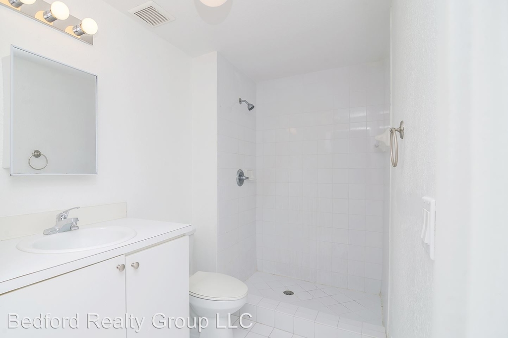 120 Sw 8th Avenue - Photo 2