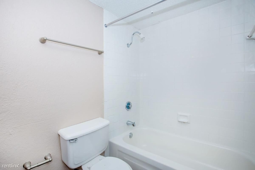 2408 Forest Oaks Lane - Photo 8