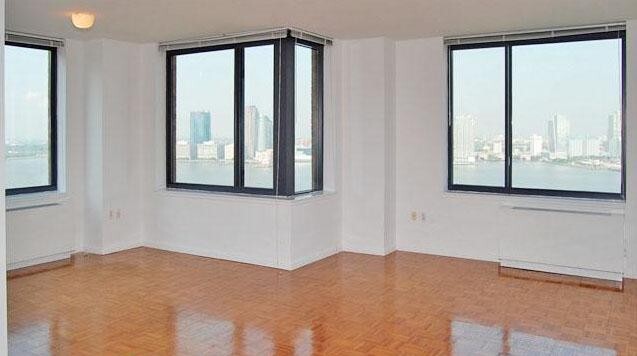 Prime TriBeCa Rentals! - Photo 2