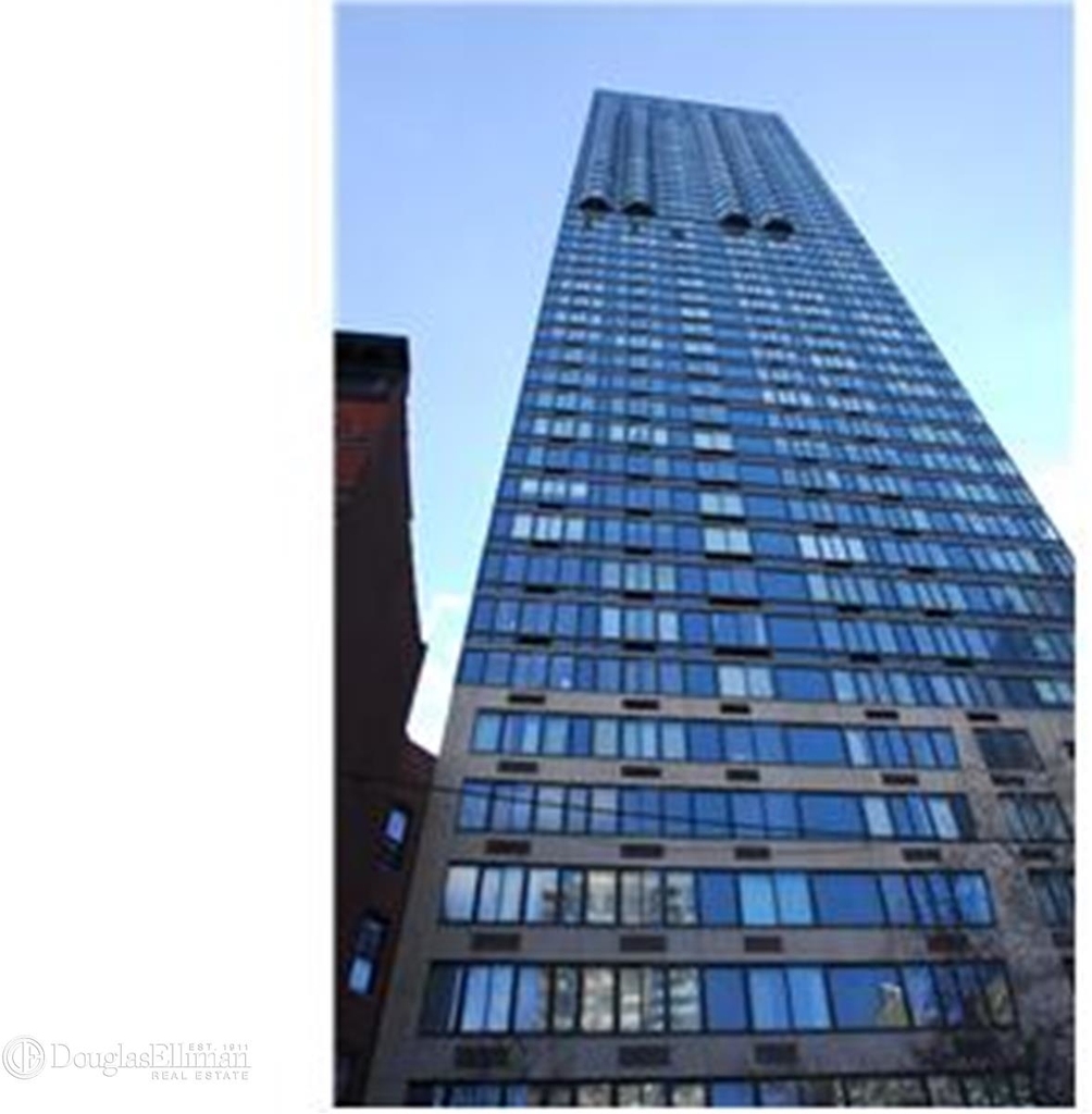 300 East 93rd St - Photo 10