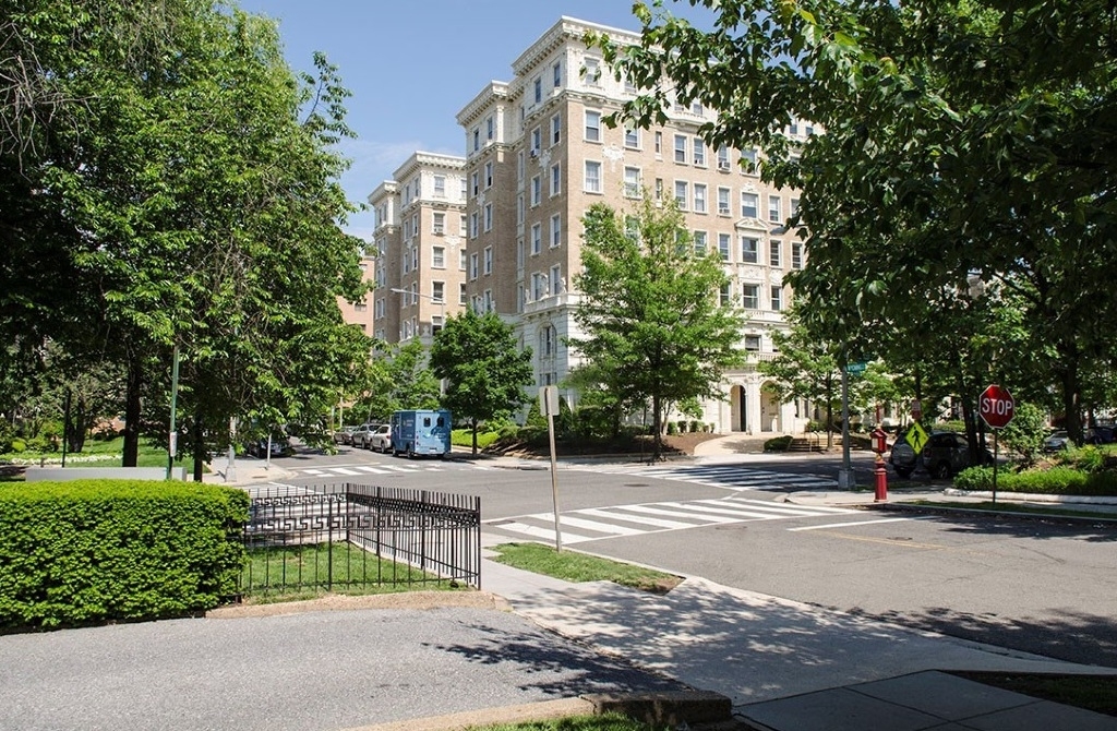 2100 Connecticut Avenue, Nw - Photo 9