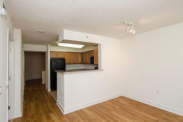 1221 24th Street, Nw - Photo 4